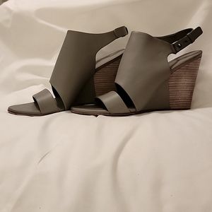 VINCE HEELS Gray leather Italy 10 M wedge heels